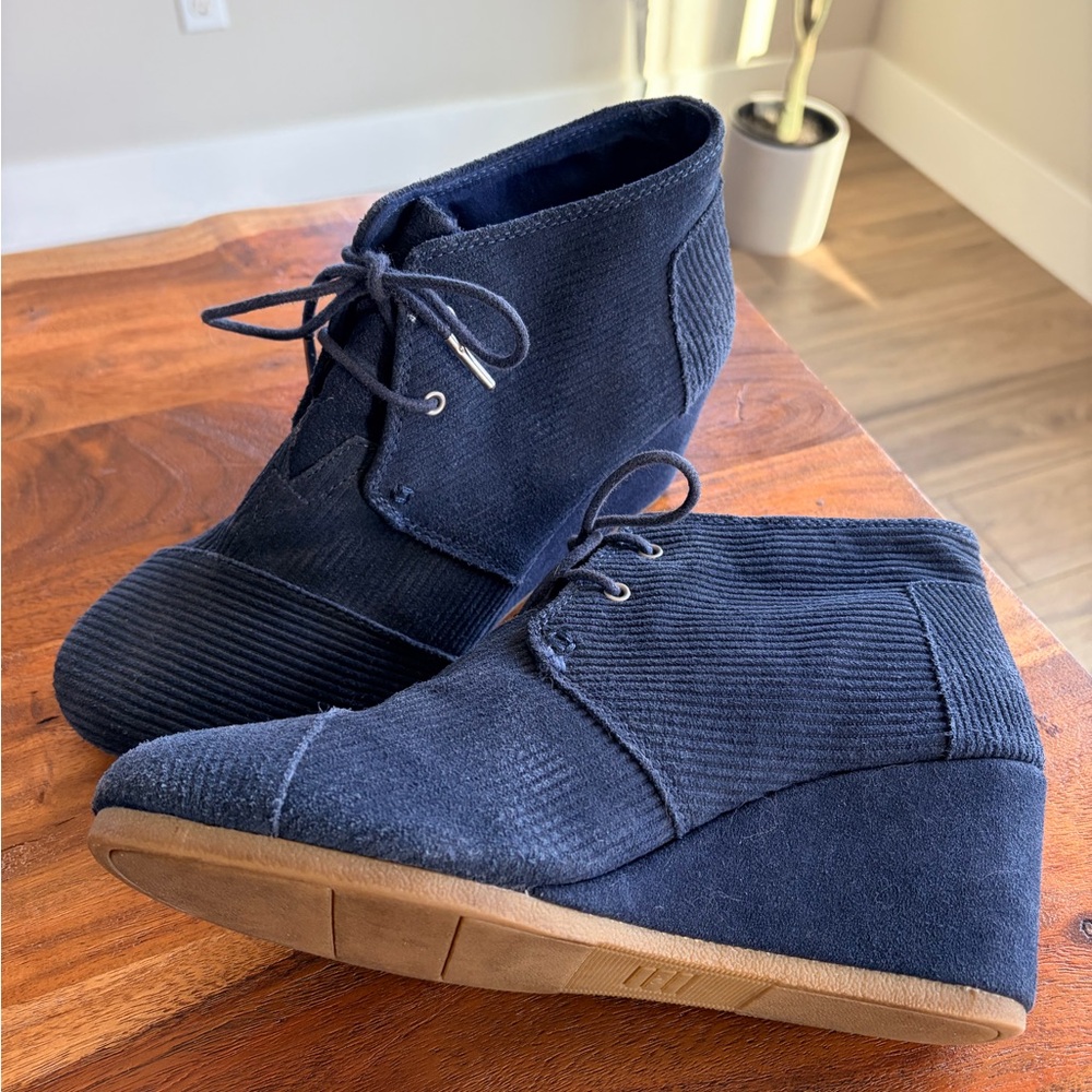 TOMS Women's Navy Wedge Ankle Booties